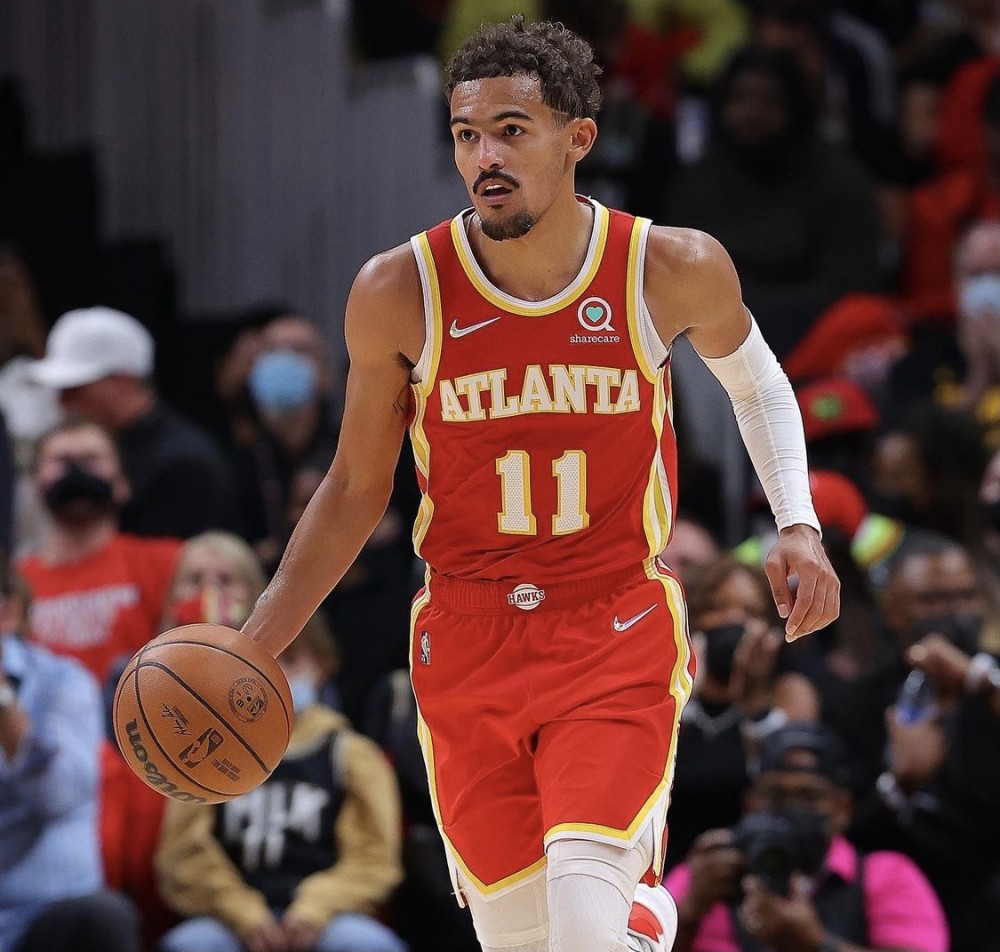 2025／26赛季英超：危矣！曼联下场对阵9连胜的维拉，四员大将缺席（英超25／26赛季：曼联告急！下轮迎九连胜维拉，四大主力缺阵）