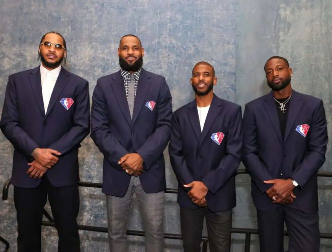 曼联球迷圣诞愿望清单：拿足总杯+欧冠资格，冬窗继续补强（红魔球迷圣诞心愿：冲击足总杯冠军、稳获欧冠席位，冬窗再补强）