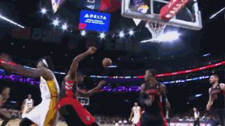 利物浦主帅斯洛特做出惊人决定：萨拉赫罕见坐上替补席（利物浦主帅斯洛特大胆调整：萨拉赫意外无缘首发）