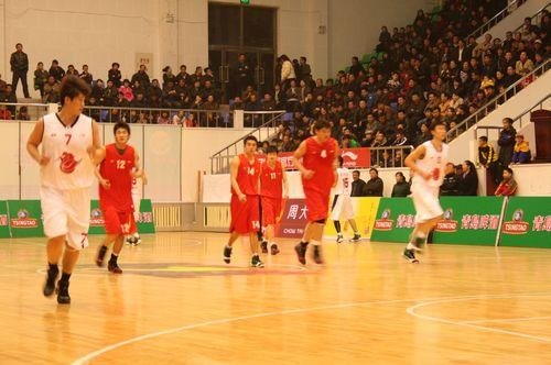 他是球队的节拍器（他掌控球队节奏）