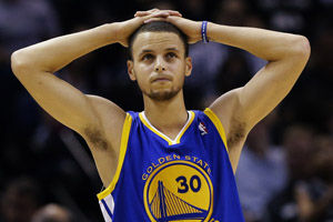 韦尔表现抢眼，三分球精准打击对手（韦尔手感火热，外线三分精准狙击对手）